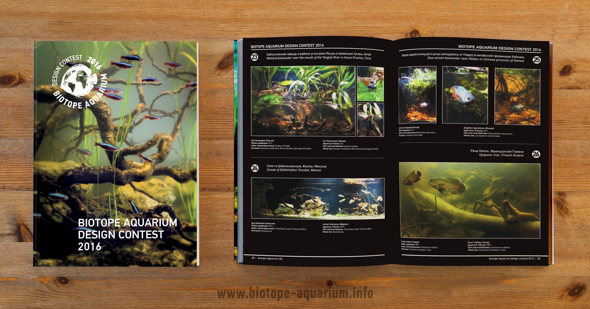 Blank catalog, magazines,book mock up on wood background